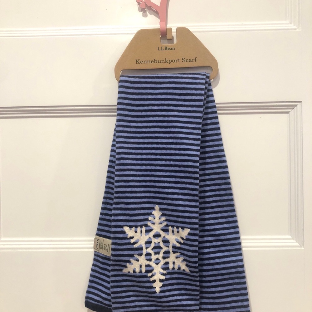 LL Bean kids’ scarf NEW